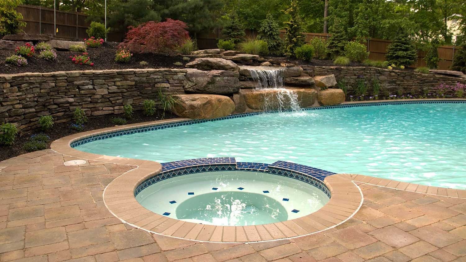 Pool & Water Features